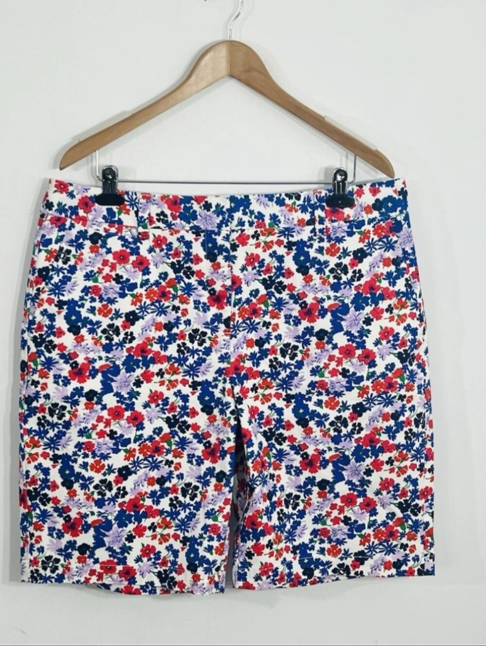Lands' End Floral Flat Front Shorts in White, Blue & Red Sz 16
